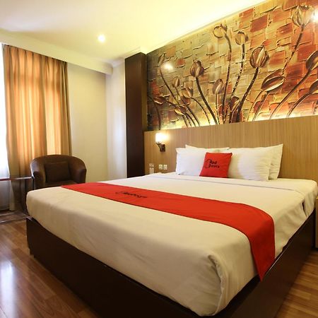 Reddoorz Premium @ Slamet Riyadi 2 Solo Eksteriør billede