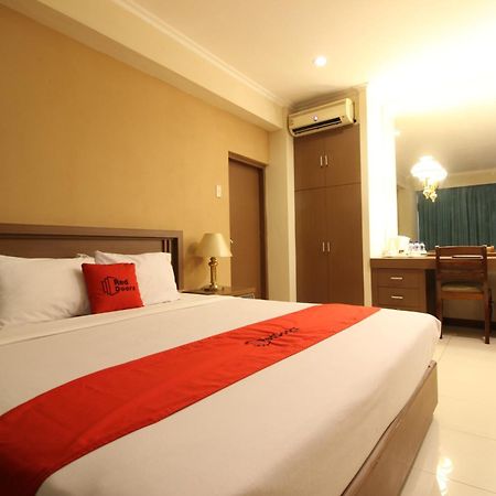 Reddoorz Premium @ Slamet Riyadi 2 Solo Eksteriør billede