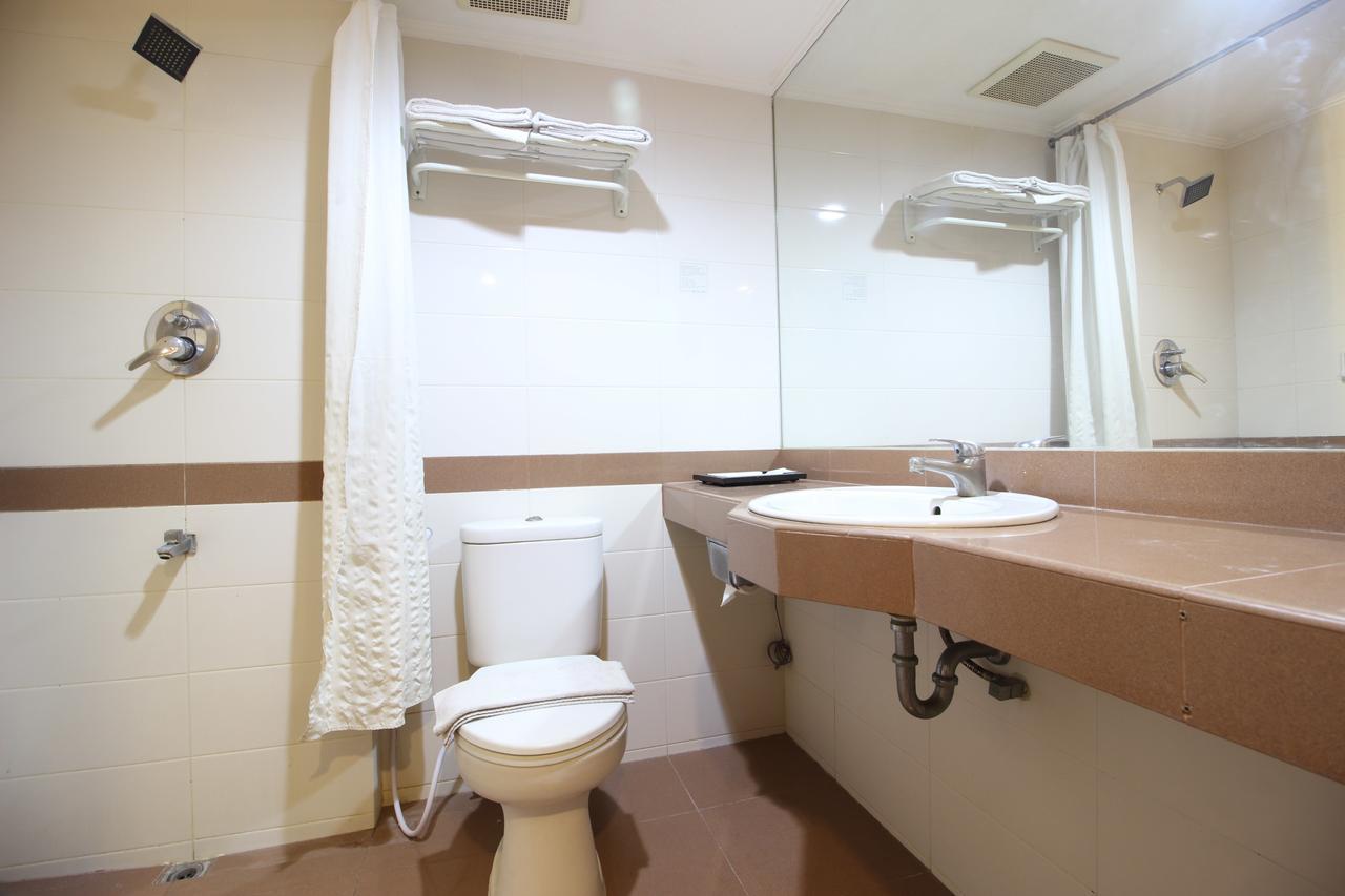 Reddoorz Premium @ Slamet Riyadi 2 Solo Eksteriør billede