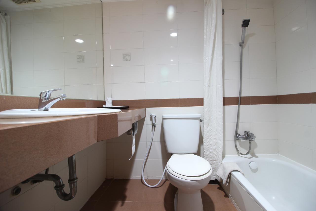 Reddoorz Premium @ Slamet Riyadi 2 Solo Eksteriør billede