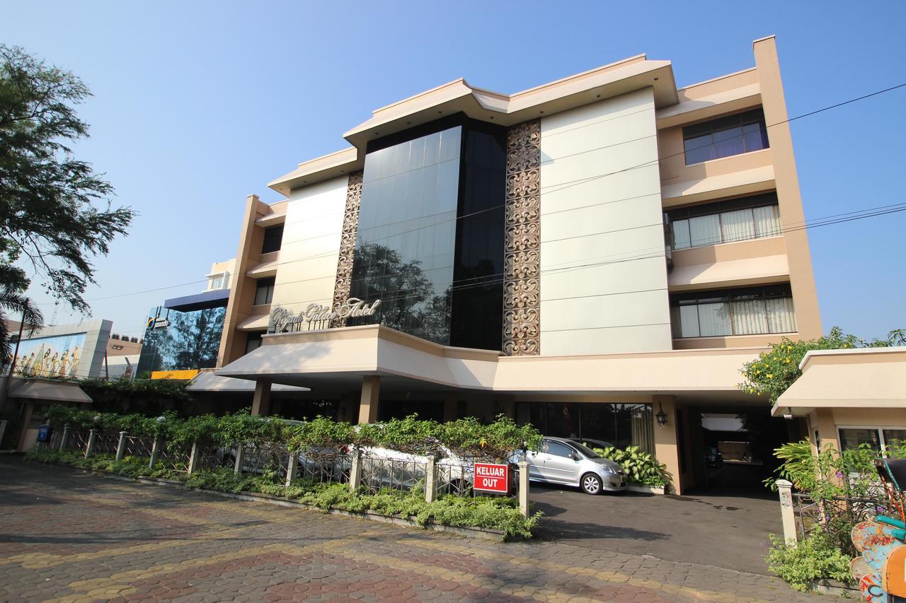 Reddoorz Premium @ Slamet Riyadi 2 Solo Eksteriør billede