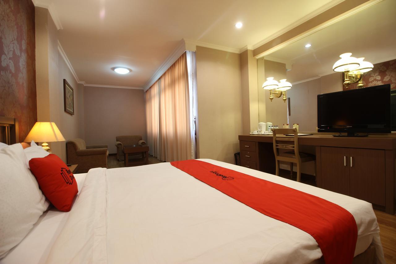 Reddoorz Premium @ Slamet Riyadi 2 Solo Eksteriør billede