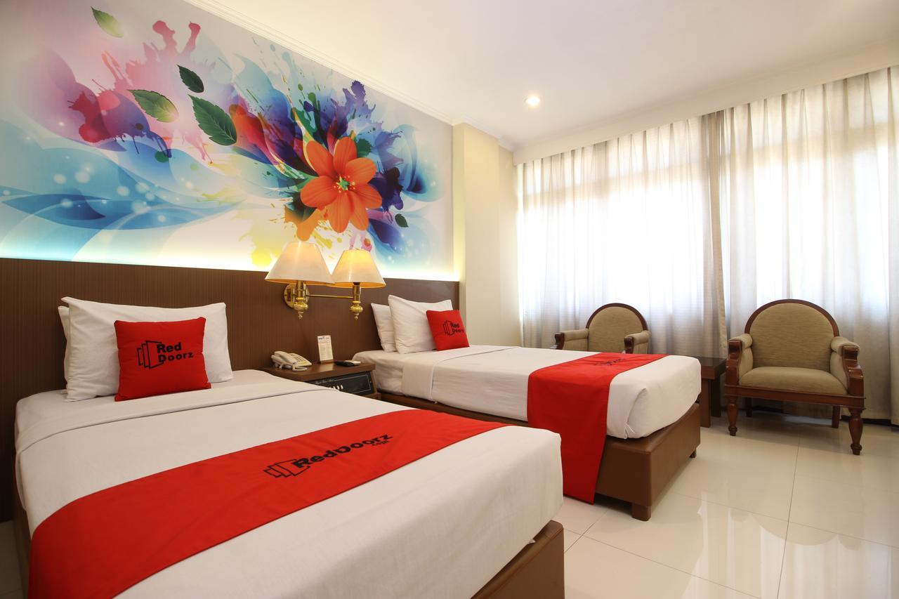 Reddoorz Premium @ Slamet Riyadi 2 Solo Eksteriør billede