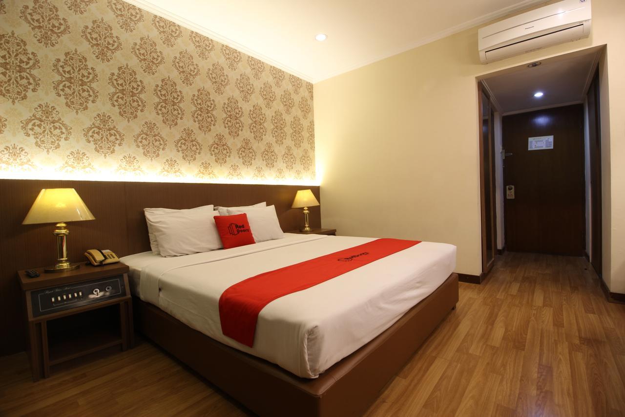 Reddoorz Premium @ Slamet Riyadi 2 Solo Eksteriør billede