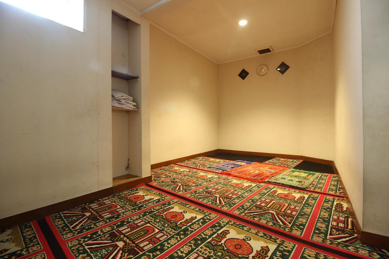 Reddoorz Premium @ Slamet Riyadi 2 Solo Eksteriør billede