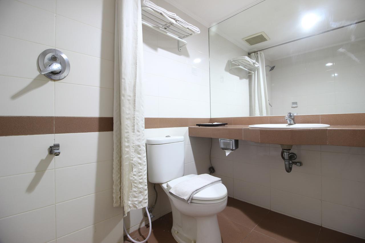 Reddoorz Premium @ Slamet Riyadi 2 Solo Eksteriør billede