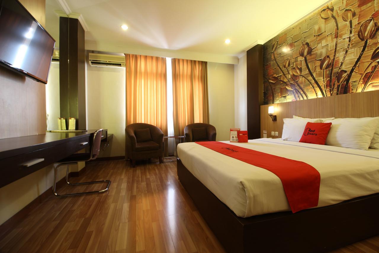 Reddoorz Premium @ Slamet Riyadi 2 Solo Eksteriør billede