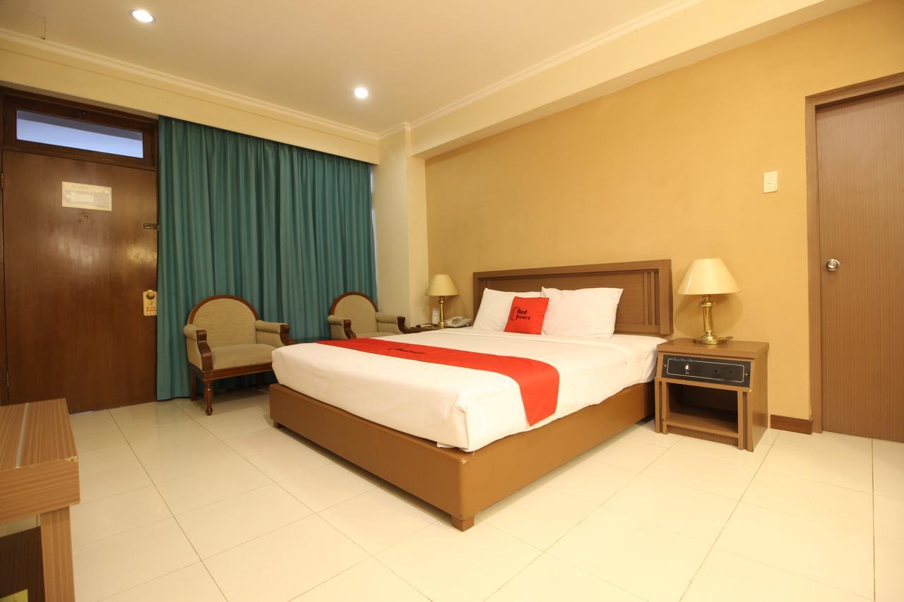 Reddoorz Premium @ Slamet Riyadi 2 Solo Eksteriør billede