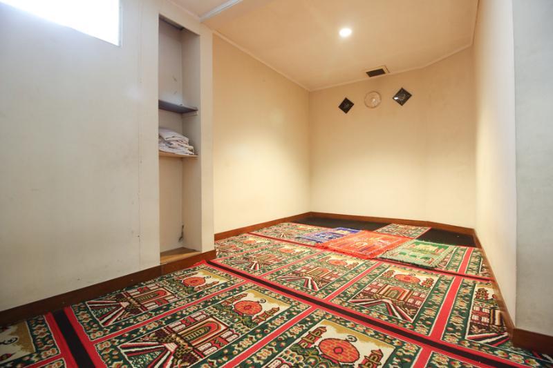 Reddoorz Premium @ Slamet Riyadi 2 Solo Eksteriør billede