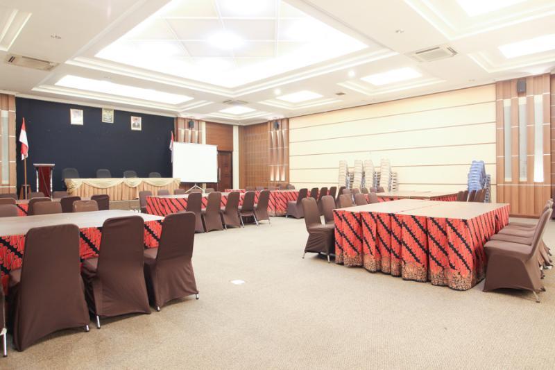 Reddoorz Premium @ Slamet Riyadi 2 Solo Eksteriør billede