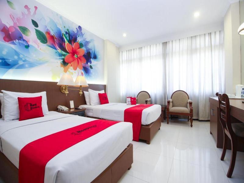 Reddoorz Premium @ Slamet Riyadi 2 Solo Eksteriør billede