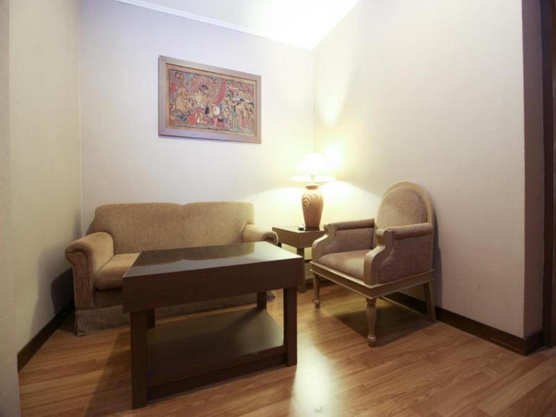 Reddoorz Premium @ Slamet Riyadi 2 Solo Eksteriør billede