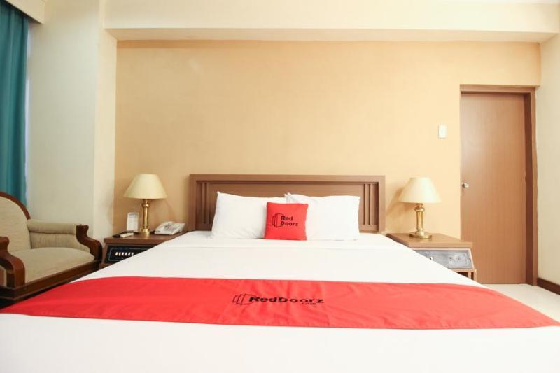 Reddoorz Premium @ Slamet Riyadi 2 Solo Eksteriør billede